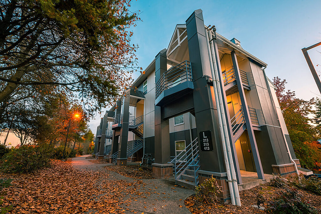 image of Stevens Court student housing at University of Washington