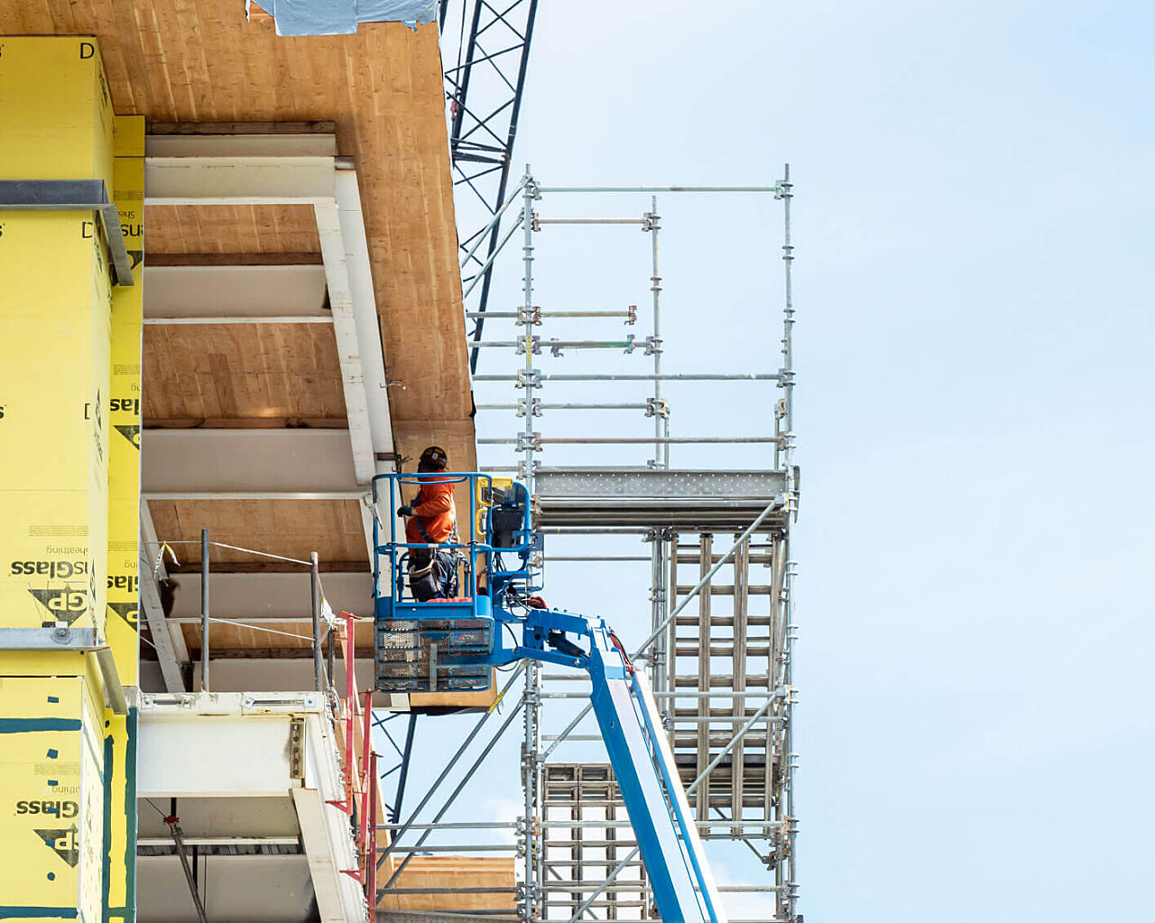 Construction worker working at 2005 Poplar
