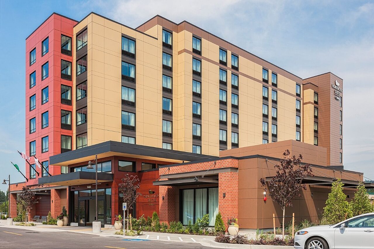 Entrance and exterior building of the Homewood Suites by Hilton