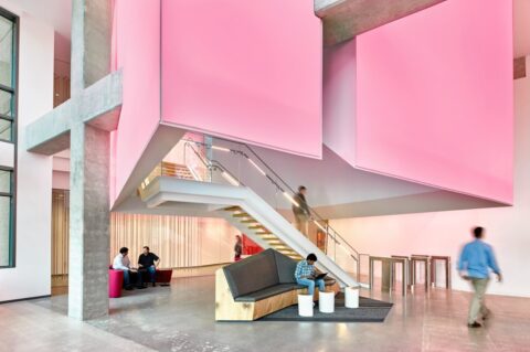 Public space and waiting area with stairs in Microsoft B16 + B17 buildings