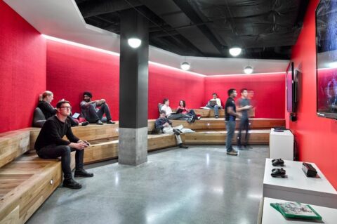 Multi-purpose meeting room in Microsoft B16 + B17 buildings