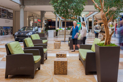 Bellevue Square South Common Shops lounge area