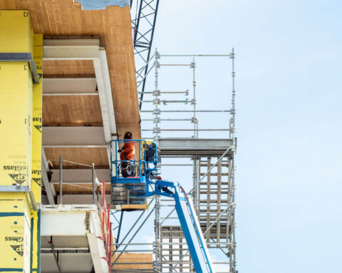 Construction worker working at 2005 Poplar