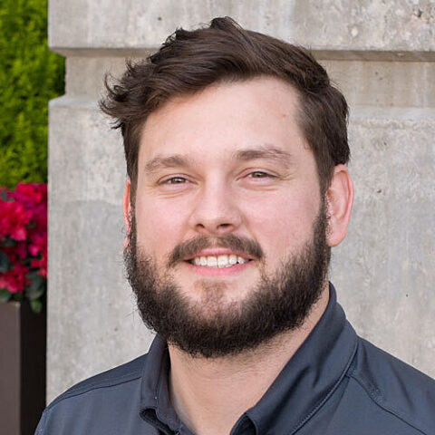 Professional portrait of GLY employee Steven Bradshaw.